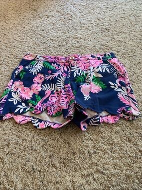 Lilly Pulitzer Navy Floral Scalloped Hem Short with Pink Flowers
